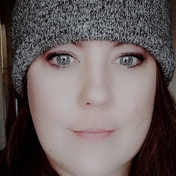 Meet your Posher, Jess - Picture 2 of 2